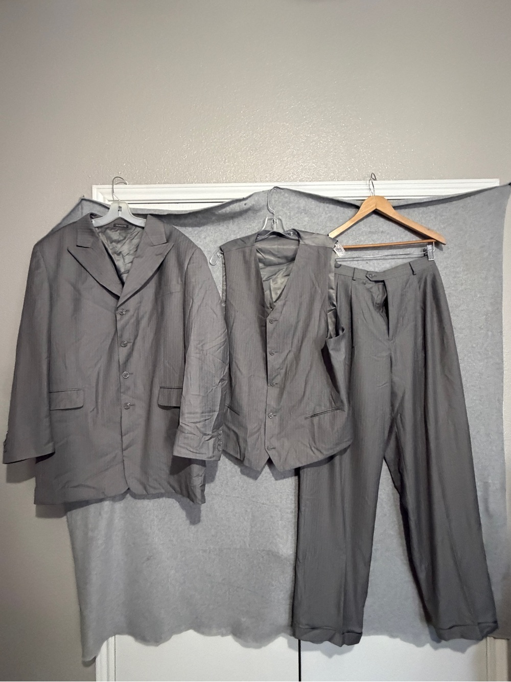 Vanetti Gray Pinstripe 3Pc Suit 44R Single-Breasted Notch Lapel
